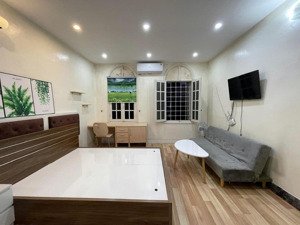 cho thuê phòng ở hàm long, hoàn kiếm. duy nhất 1 căn