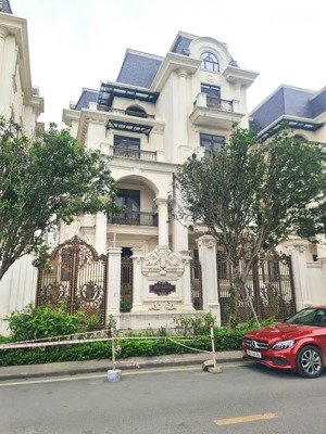 biệt thự mon city, hàm nghi, 265m2 - 6 tầng - 335tr/m2, mặt tiền 15m, ở víp, chỉ gấp bán giá đầu tư