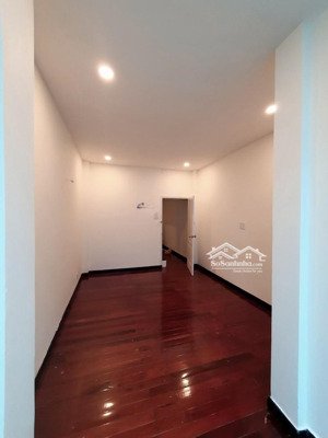 bán nhà trung tâm quận 10 sát mặt tiền nguyễn tri phương nhà 3 tầng mới đẹp chỉ 6.6 tỷ