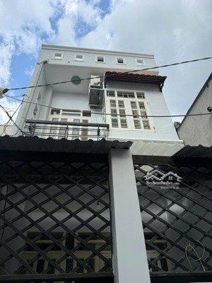 cho thuê nhà riêng gần gigamall, 1 trệt 1 lầu, 2pn 2wc. khu bên sông mát mẻ