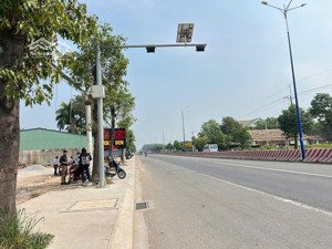 cơ hội đầu tư đất mặt tiền ql13, 300m2 có sẵn 120m thổ cư, gần tthc bàu bàng, nhỉnh 3 tỷ