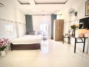 studio full nội thất 28m2 cửa sổ thoáng ngay chu văn an, p. 12, bình thạnh