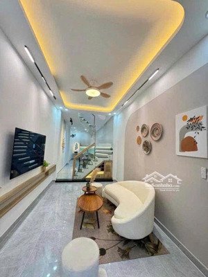 cho thuê góc 2 mặt tiền hoa cau - phú nhuận trệt 3 lầu sân thượng giá 45 triệu/tháng