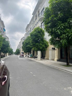 chính chủ gửi bán shophouse gần tttm , k town , chung cư giá 22 tỷ lh : 