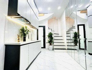 nhà đẹp sát phố tôn thất tùng 41m, 4 ngủ master, full nội thất nhập khẩu, giá cực tốt