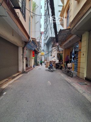 phố vip đắc địa hoàng cầu, ngõ thông, ô tô đỗ cửa, kd, buôn bán sầm uất, 50m2, 5t, giá chào 14.5 tỷ