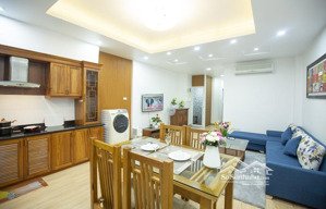 căn hộ dịch vụ 1 ngủ 85m2 cho thuê tại phố kim mã, đối diện daewoo, lotte, hồ thủ lệ