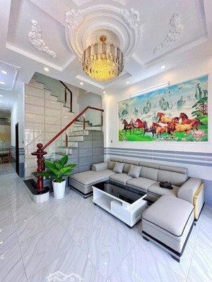bán nhà lầu mới xây 3pn sổ hoàn công oto đậu trước nhà thuận tiện ở kinh doanh ninh kiều cần thơ