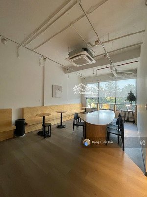cho thuê mặt bằng tầng 2 shophouse 40m2 - giá thuê 6,5triệu/tháng thích hợp làm văn phòng