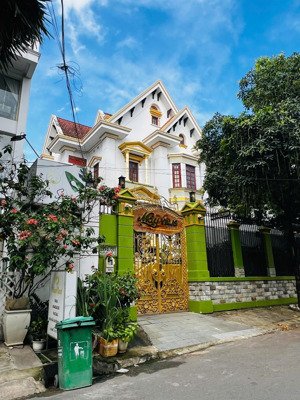 giá tốt nhất khu vực, mt đường ngay nguyễn thị định, dt 488m2 full thổ cư giá chỉ 25,7 tỷ