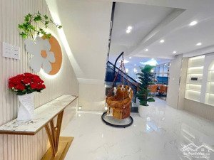 chỉ 9.25 tỷ có nhà mới 5 tầng - 5x20m - full nội thất - gần phú mỹ hưng