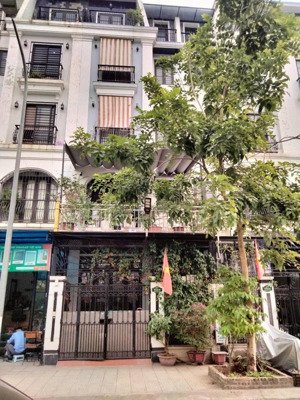 chính chủ bán nhà 83m2 - kđtm đại kim định công