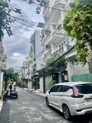 bán nhà đẹp 6 tầng sư vạn hạnh q10 - 65m vị trí đẹp ô tô vào tận nhà