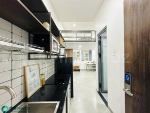 cho thuê duplex rộng rãi, thoáng mát có cửa sổ trời giá chỉ 6trx