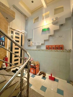 sát mặt tiền hoàng sa- 94m2- 4 tầng- 13phòng- dòng tiền 50tr/ tháng