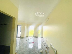 chính chủ cho thuê nhà 5 tầng hoàn thiện nội thất cơ bản, ở ngay, giá rẻ tại kđt thanh hà hà đông