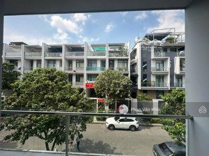 nhà có thang máy cần cho thuê -vị trí siêu đẹp tại vạn phúc city phù hợp văn phòng kết hợp ở.