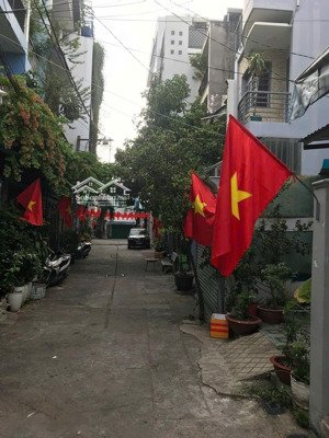 bán nhà hẻm xe hơi 6m phú thọ hòa 60m2 trệt 2 lầu đúc có st giá 6.x tỷ còn tl