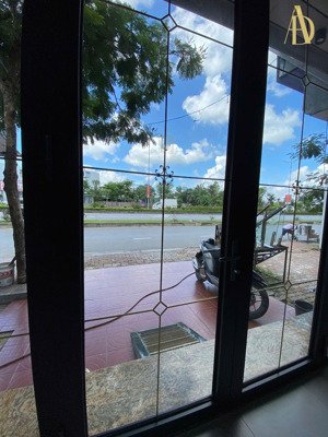 cần bán nhà tại mặt đường bùi viên ngay gần cầu rào 3