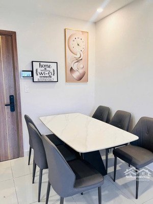 bán căn hộ 85 m2 , 3 pn , 2 wc , nhà full nội thất mới , giá chỉ 3,85 tỷ , lh sơn