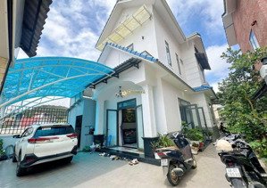 villa cách mặt tiền trịnh hoài đức chỉ 30m 200m2 vuông vức 3 tầng view thoáng đẹp