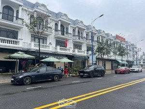 nhà phố chuyên gia kcn bàu bàng 6300 .giá 3,1tỷ 100m2.cho thuê 16tr/tháng
