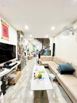 hoa hậu phố lãng yên 52m2 gần phố chỉ hơn 7 tỷ 081238398