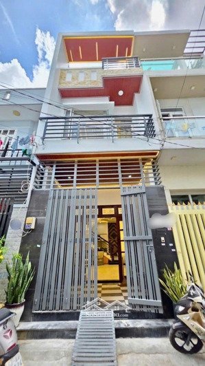 nhà mới đẹp ở liền 14/2 liên khu 1-6 đúc trệt 2 lầu st 5 tỷ 5 bl