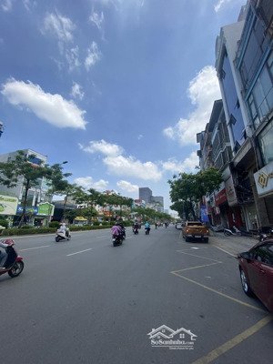 tòa nhà 9 tầng mới mặt phố xã đàn 200m² 2 mặt thoáng vị trí duy nhất 150 tỷ