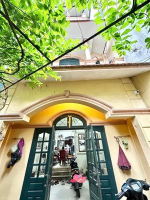 vừa ý bố mẹ lắm đấy! bán nhà bồ đề, thiết kế cổ điển, sân vườn thoáng mát, 73m2, 10.5 tỷ