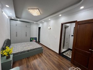 bán nhà hào nam - cát linh, 33m x 5t, ngõ thông, 4 ngủ, full nội thất, nhà mới đẹp, sẵn ở ngay