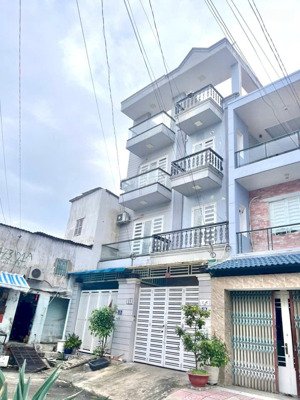 nhà khu tên lửa 4x18 3 lầu 4 phòng ngủ 4wc. lh 