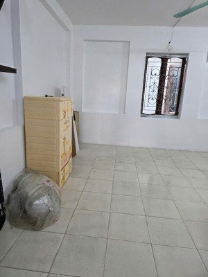 cho sinh viên thuê phòng: diên tích 18m2. giá 3trieu.