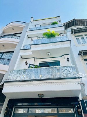 bán gấp hẻm vip cửu long, dt 5,8x10m, kc 3 tầng giá rẻ nhất khu vực!