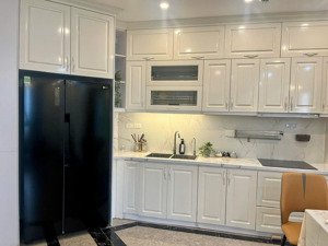 hiếm ! duy nhất căn 2pn tòa e2 ct8 emerard,full nội thất.giá tốt nhất thị trường.liên hệ 