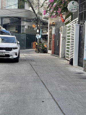 hàng hiếm full nội thất hẻm ô tô ngủ trong nhà tại cách mạng tháng tám, 11,7 tỷ, 56m2, 3pn, 3t, q10