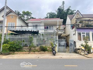 nhà tặng kèm trên đất hai mặt tiền chính đoạn đầu lý nam đế