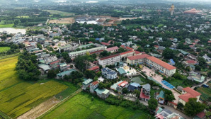 chính chủ bán gấp mảnh đất 100m2 trục chính chấp nhận lỗ 200tr. ngay cạnh đh quốc gia và đh fpt.