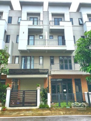 bán nhà phố 75m2 centa diamond ngay dưới 9 tòa chung cư nguồn khách khổng lồ