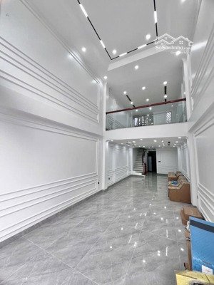 siêu phẩm mặt phố nguyễn văn cừ, 7 tầng thang máy, kinh doanh, 61m2 cực hiếm
