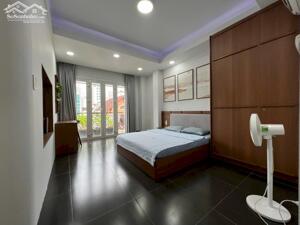 Cho thuê căn hộ cao cấp Q1