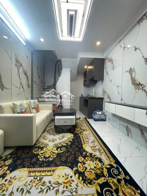 bán nhà tây sơn- quận đống đa-đẹp như mới-full nội thất- diện tích 20m2- mt: 3.3m2. giá 5,15 tỷ