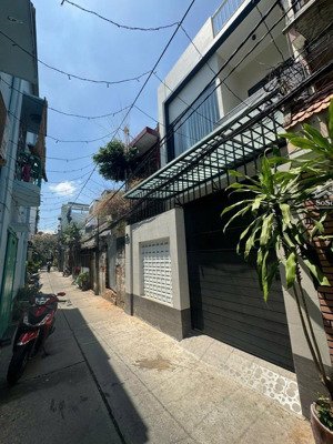 nhà xe hơi ngủ villa mini trường chinh, quận tân bình giếng trời thoáng mát