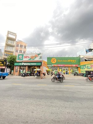 siêu phẩm mặt tiền phạm văn bạch, tân bình - 5mx30m - ctxd: hầm + 7 tầng - giá tốt nhất chỉ 18.9 tỷ