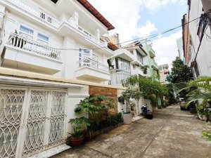 bán biệt thự trung tâm q1 - chủ giảm sâu do gấp bán - xe hơi vào nhà - 180m2 - 13x14m - 3 tầng