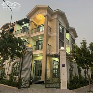 Cần bán gấp Biệt thự 179/68 Đặng Thùy Trâm, P. 13, Q. Bình Thạnh