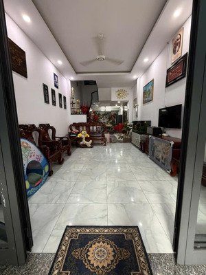 bán nhà đường số 30, p.tân phong, quận 7 đường lớn xe tải quay đầu thoải mái