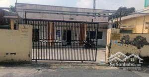 nhà xưởng có văn phòng, điện 3 pha, mặt tiền đường lớn xe tải ở thủ đức