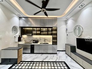 bán toà căn hộ góc 2 mặt tiền 5 tầng 174m2 mới xây full phòng vị trí vàng gần biển & pháo hoa