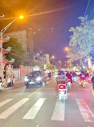 ngộp bank bán gấp, nhà 2 tầng, hxh, đặng văn bi, trường thọ, thủ đức, dt 150m2, hơn 7 tỷ